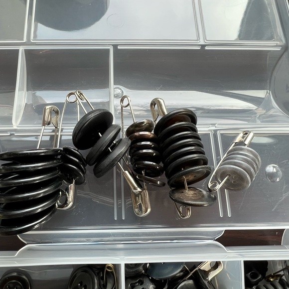 Assorted buttons - Picture 3 of 3